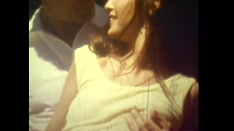 Vintage megastore: Chết tiệt mông tôi ngựa con hoang dã