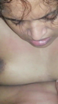 Gesichtsabdrücke von desi bhabhi shivering nach gutem sex