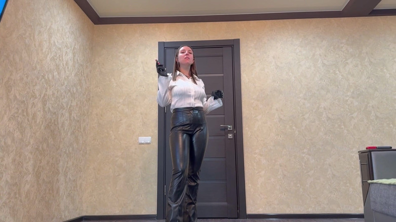 Hottie goddess: 深く息を吸い、乱れた唾を吐き、そして親密な会話