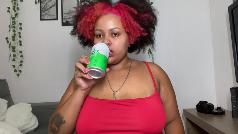 Cutiepiie Chubby: BBW Soda Burp a Prd na těsných džínách