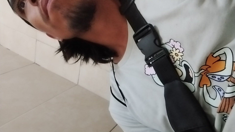 AlexAlejandro13: W publicznej toalecie po sprzedaży wody