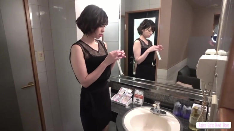 Asian happy ending: Una hostess snella alta 170 cm stuzzica fino a quando il...
