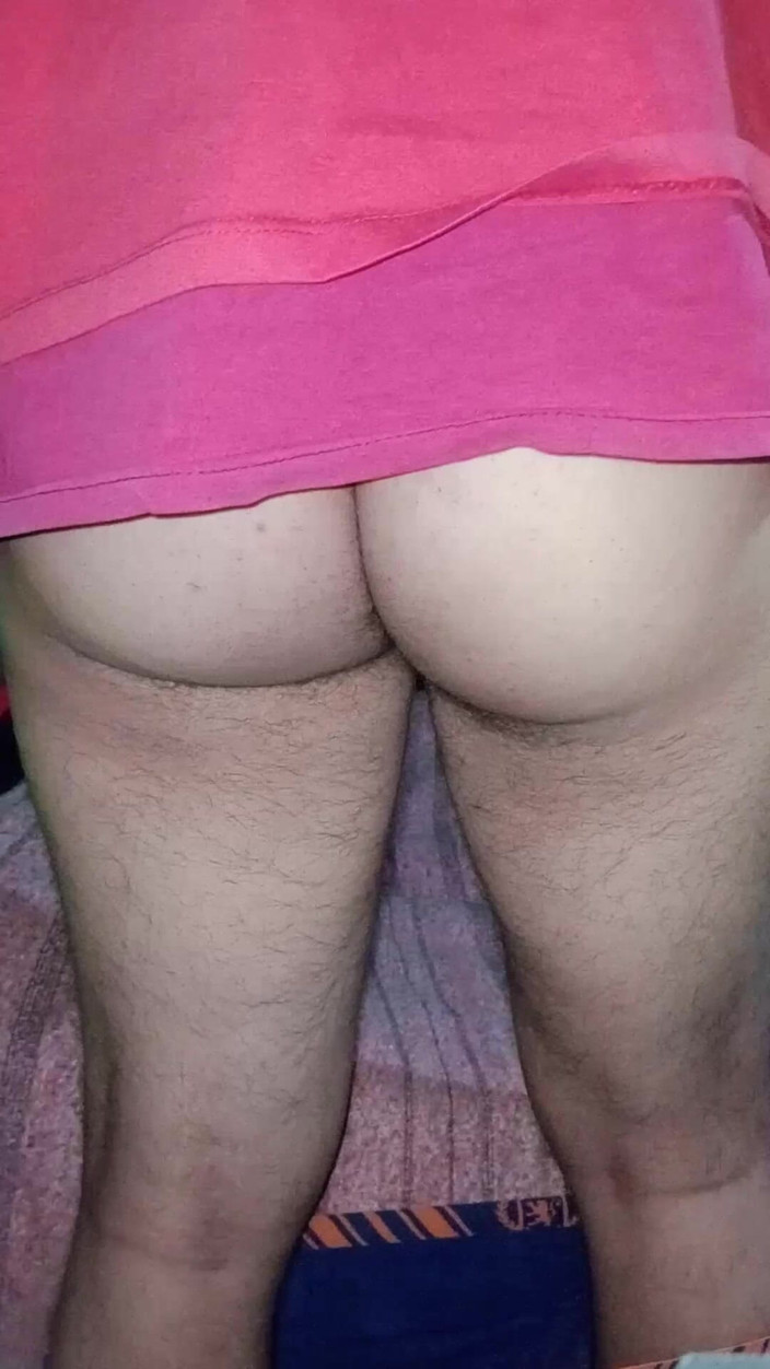 CJRAMIREZ: O homem gordo deseja-se com creme de banho