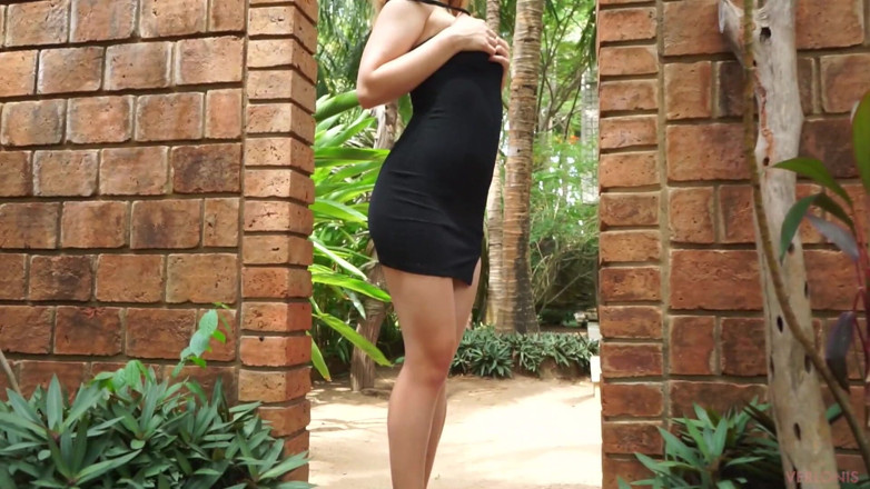 Verlonis: Petite photo model seduces photographer