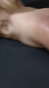 คุณนายโทมิสเย็ดแห้งแบบเจาะรูสองรูพร้อมกัน