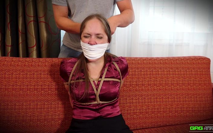Gag Attack!: Rachel Adams - sekreterare gripen
