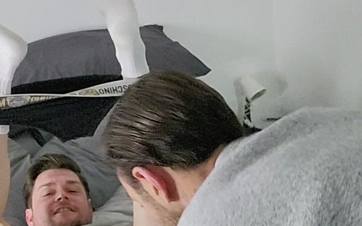 Twotwinkhusbands: British Lad Gets His Ass Ate on Video Fot the 1st...