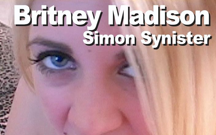 Edge Interactive Publishing: Britney Madison ve Simon Synister bikinili mastürbasyon yüze boşalma