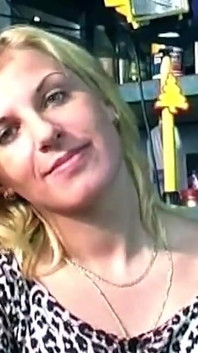 Blondă matură vibratoare cu pizdă trepidantă în sesiune solo neglijaculată