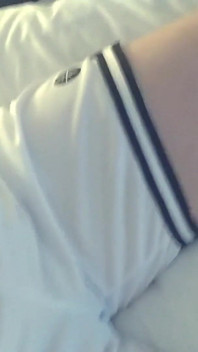 Main dans mon short