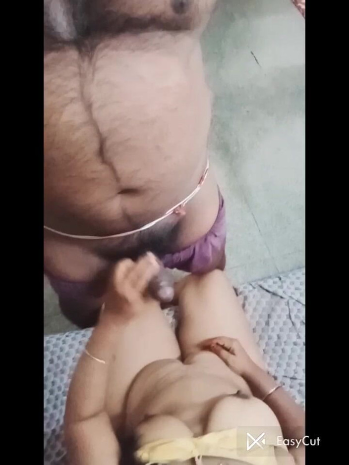 Pickup maami: Desi Indische tante met grote borsten