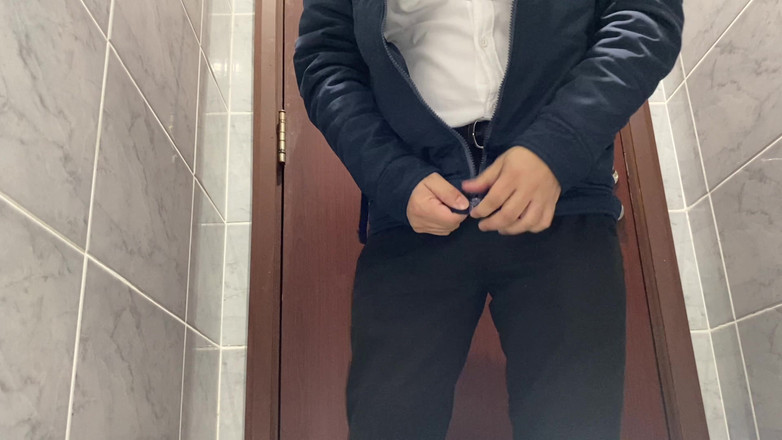 Great J: 오줌과 핸잡과 쇼핑몰 욕실