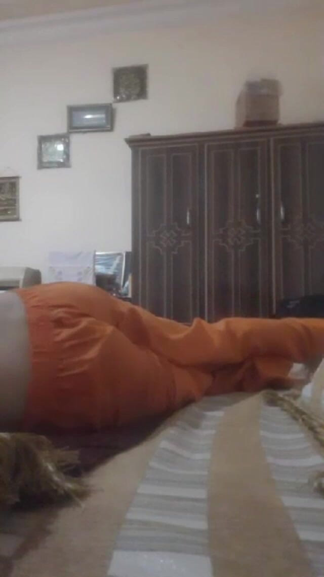 Sapnashah007: Pakistanisches Pathanisches Mädchen in Orange Shalwar Zeigt Ihren Arsch