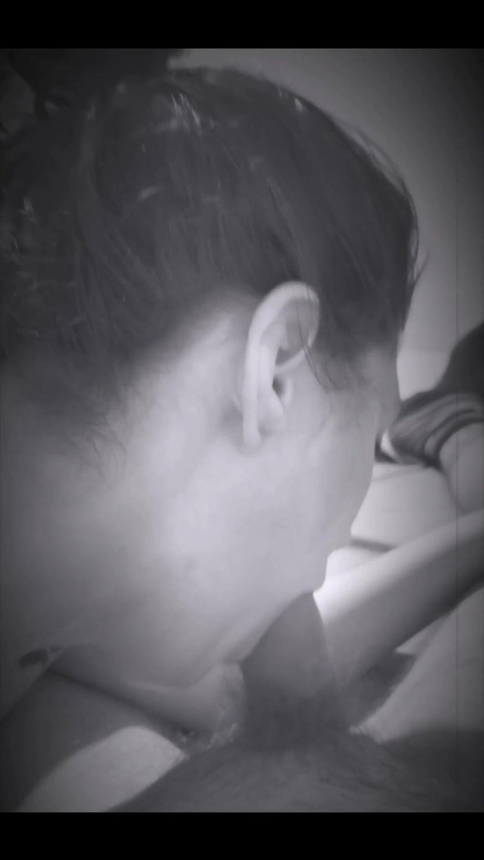 Hard & Rock cc: Misschien helpt slow motion je mijn vuile tong te zien