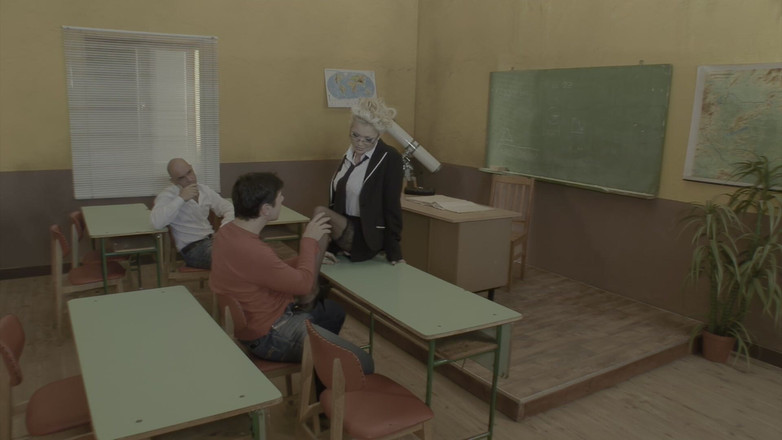 pornitaliangraffiti: 선생님이 책상에서 학생들에게 보상을 주다