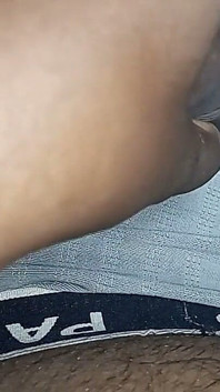 Mi esposa india chupa la polla con besos y chupa esperma