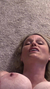 Der vorgeschlagene blowjob wird zu einem groben tittenklatschen, analfick + creampie