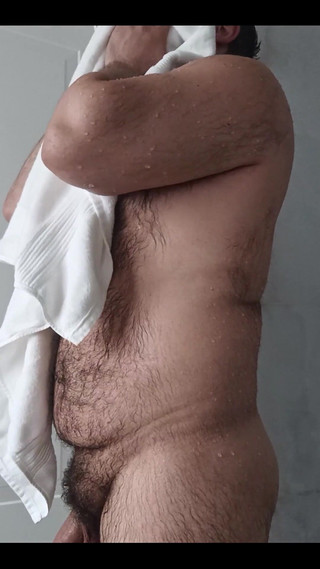 Ulysses the bear: Asciugarsi