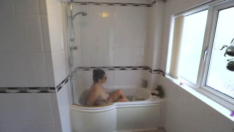 Countess diamond: Watch Me Bathe