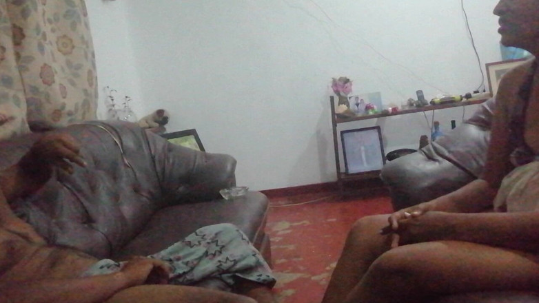 Tina Baby: Tchánův gigantický čůrák se vystříká pod svýmarom pro nevlastní dceru