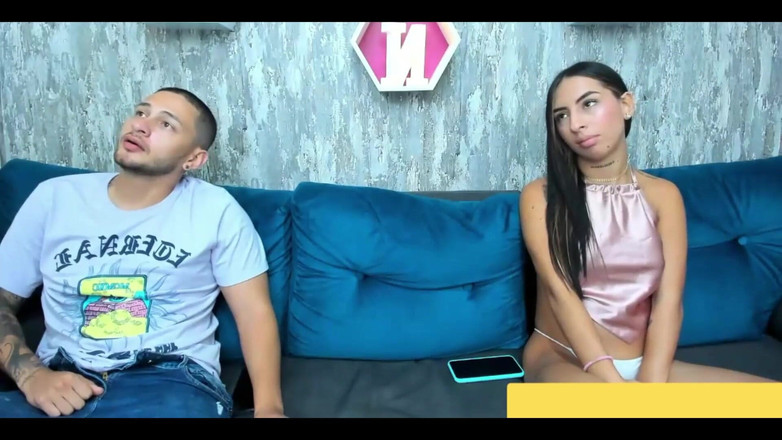 GymBabeXXX: Rimjob la piccola sorellastra fa al fratello