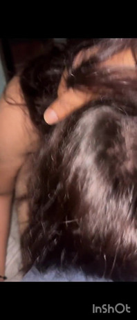 Position de l’Amazone, une petite amie indienne se fait baiser