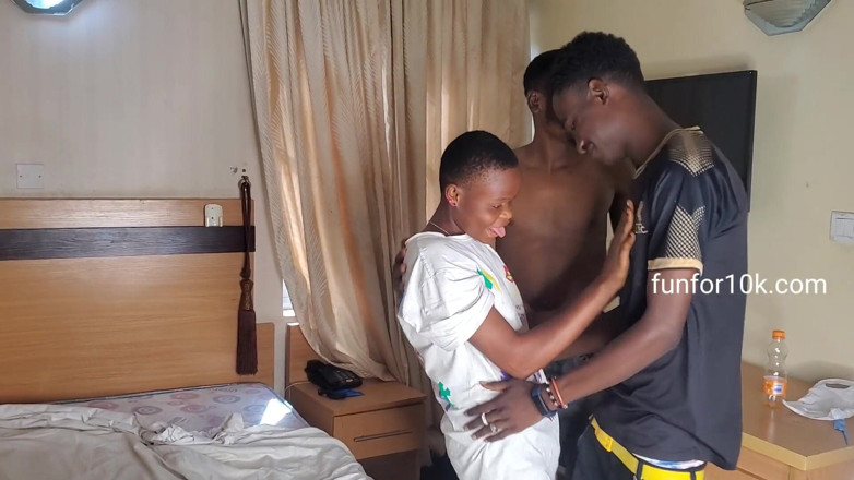 Fun for 10k bi videos only: Бисексуалы Мужики Делят Сладкую Миниатюрную Киску И Трахают Себя