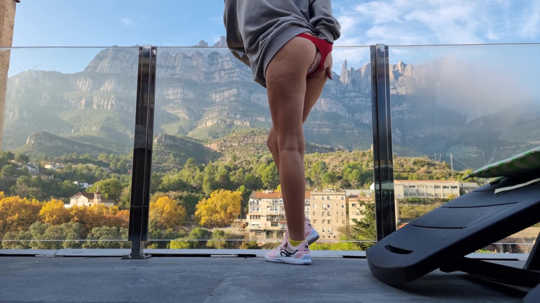 TheloveStory: Hodně stříká na Terasu před orgasmem mountians