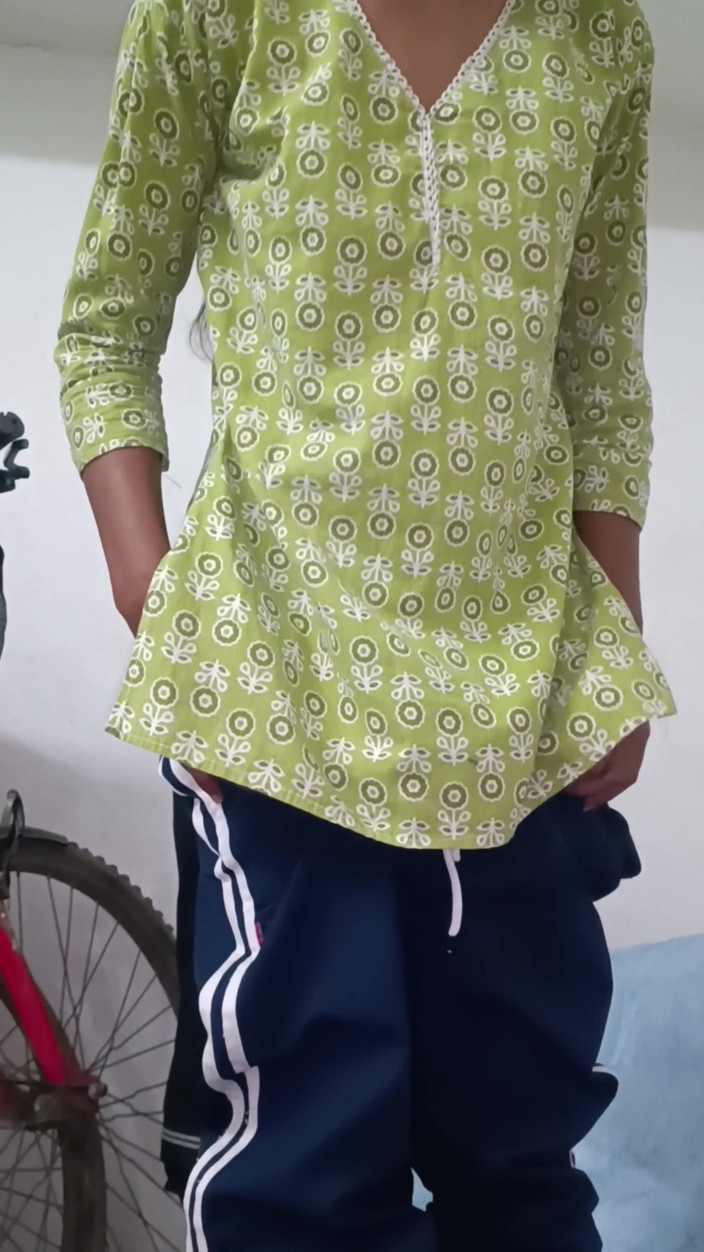 SanskariGirl1: 当每个人都很忙时，我的老师狠狠地操我