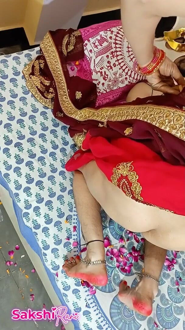 sakshi_raniii: Pada malam perkahwinan saya, abang ipar saya datang ke bilik...