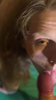 POV Avsugning Med Deepthroat, Jag Fäller En Tår, Sperma I Munnen