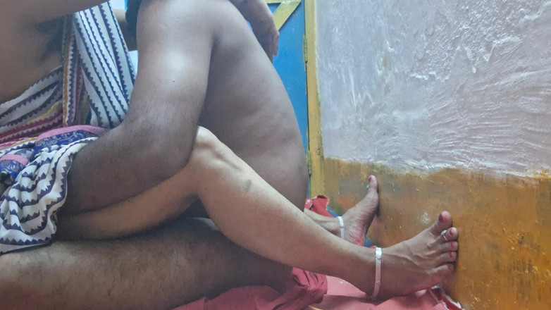 Busty Banuu: La femme d’un jeune demi-frère nue et baisée