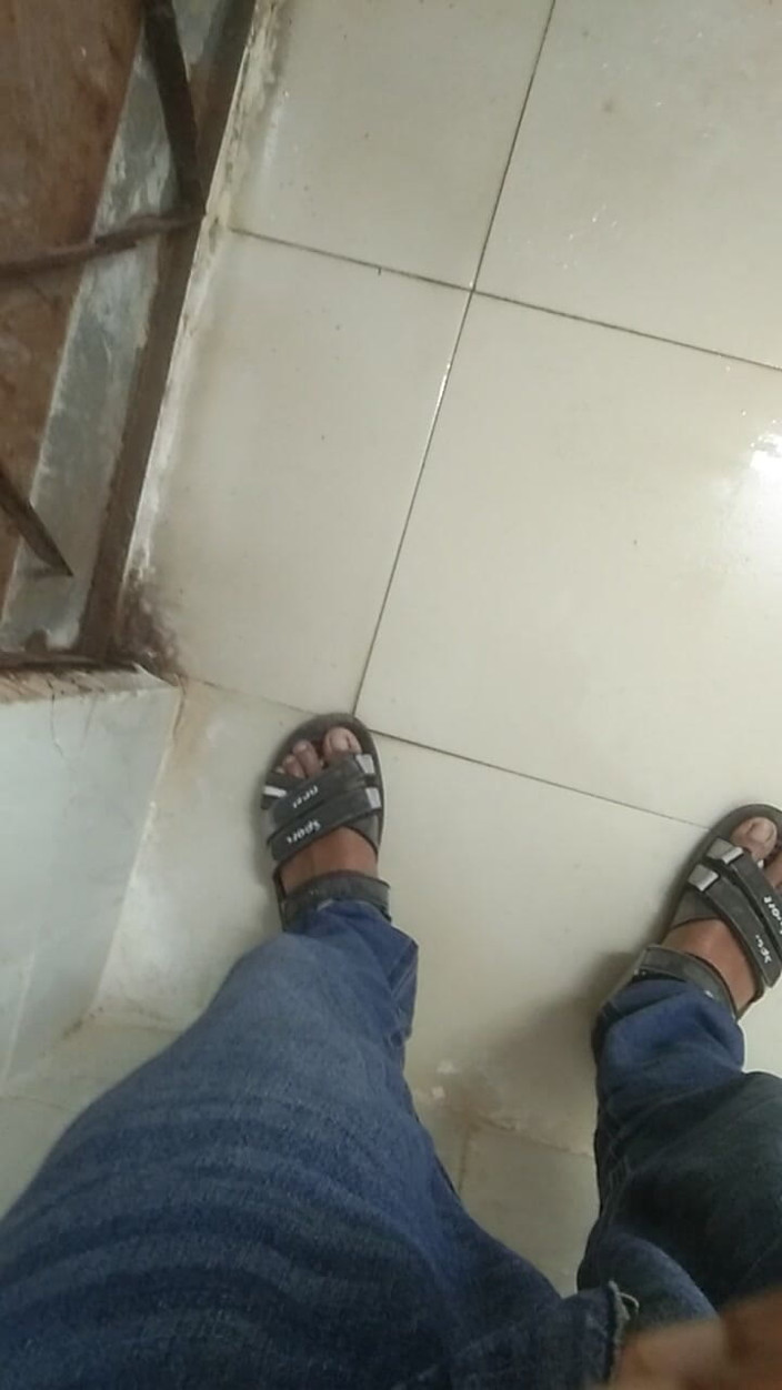 Viral_tiktokar: The Electricity Went Out When I Was in the Office...