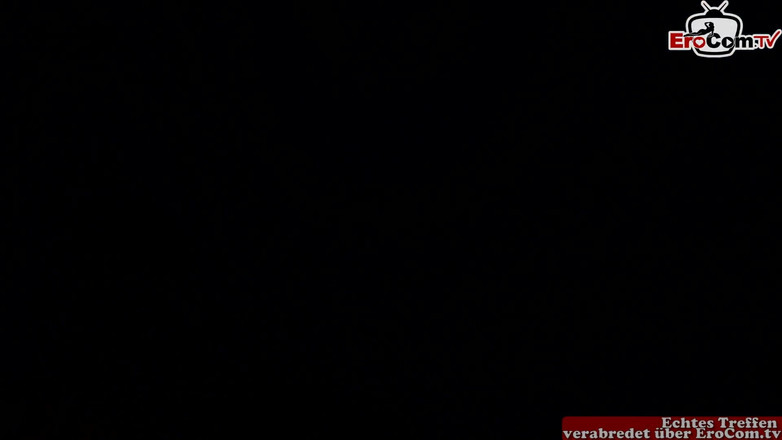 EroCom: Soție germană dolofană matură cu țâțe mari lăsate se fute în ciorapi...