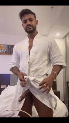मैं यहाँ अकेला हूँ मेरे साथ जुड़ना चाहता हूँ?