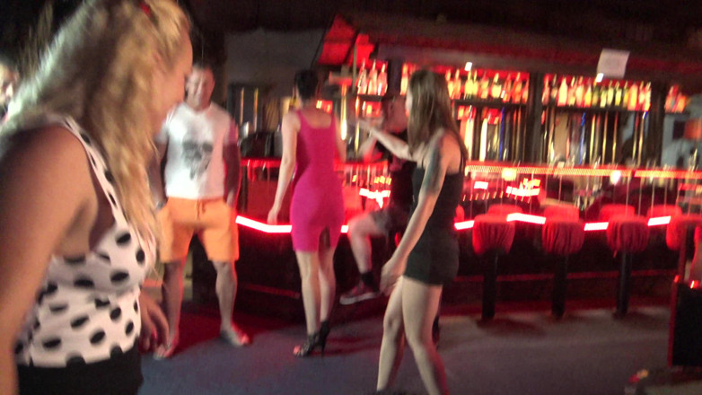 Femdom Austria: Disco-kick-pig!