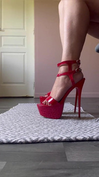 I Ignore You During a Show Ignore Cam Seen on My Stiletto Heels