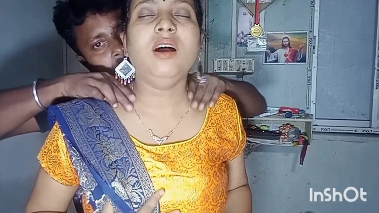 Desisupar93: Priya Bhabhi estava dançando feliz antes de ser fodida hoje.