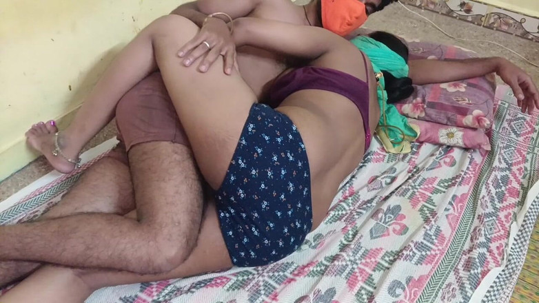 Mami4711: मामी देसी सेक्स वीडियो