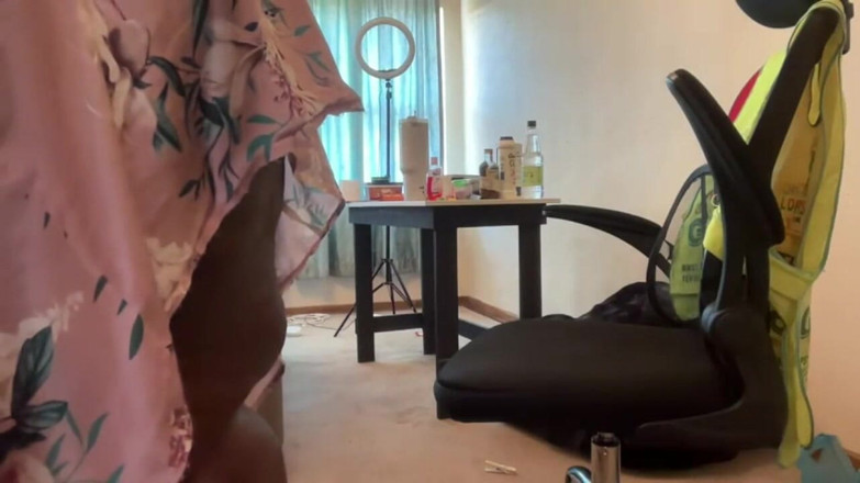 Legendary Booty Overdose: La MILF bbw in allattamento si spoglia e si masturba