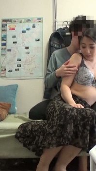 Affitto donna matura, 40 anni - il lato segreto che suo marito non vede mai