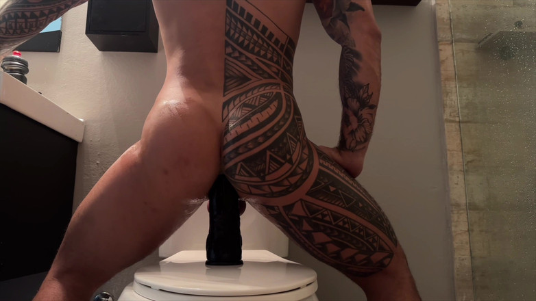 ortizjona: 裸で森の中を歩いてチンコをロックして、家に帰って穴をめちゃくちゃにするのがすごくムラムラしてしまいます