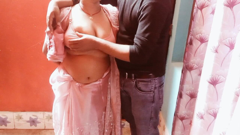 Manjushukla: Une très belle bhabhi indienne s’est fait sucer.