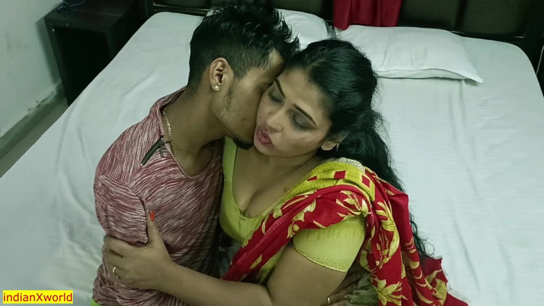 Indian Xshot: Young tv mechanic fucking divorced wife