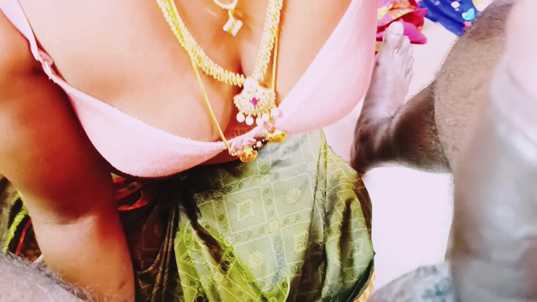 Telugu honey lips: Desi Saree casalinga tradisce maritoscooe in marito scopando Inattuo. Telugu...