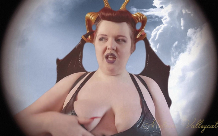 Mxtress Valleycat: Cosplay Day Drain