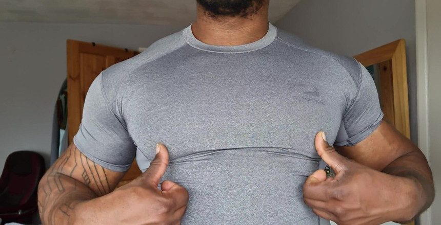 Amadeus: Wie houdt er van stuiteren en tepels spelen.