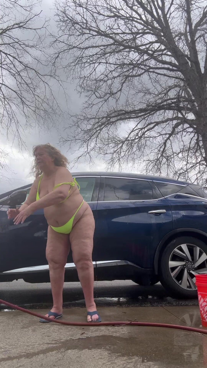 Big Ass 4 U: Sexy autowäsche