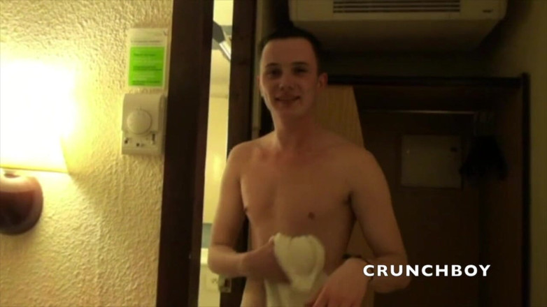 Crunch Boy: David se fait baiser par Theo, le super jumelle, pour...