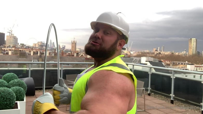 Jack stacked: Budowniczy żelaza zginanie mięśni zginanie i pomiar